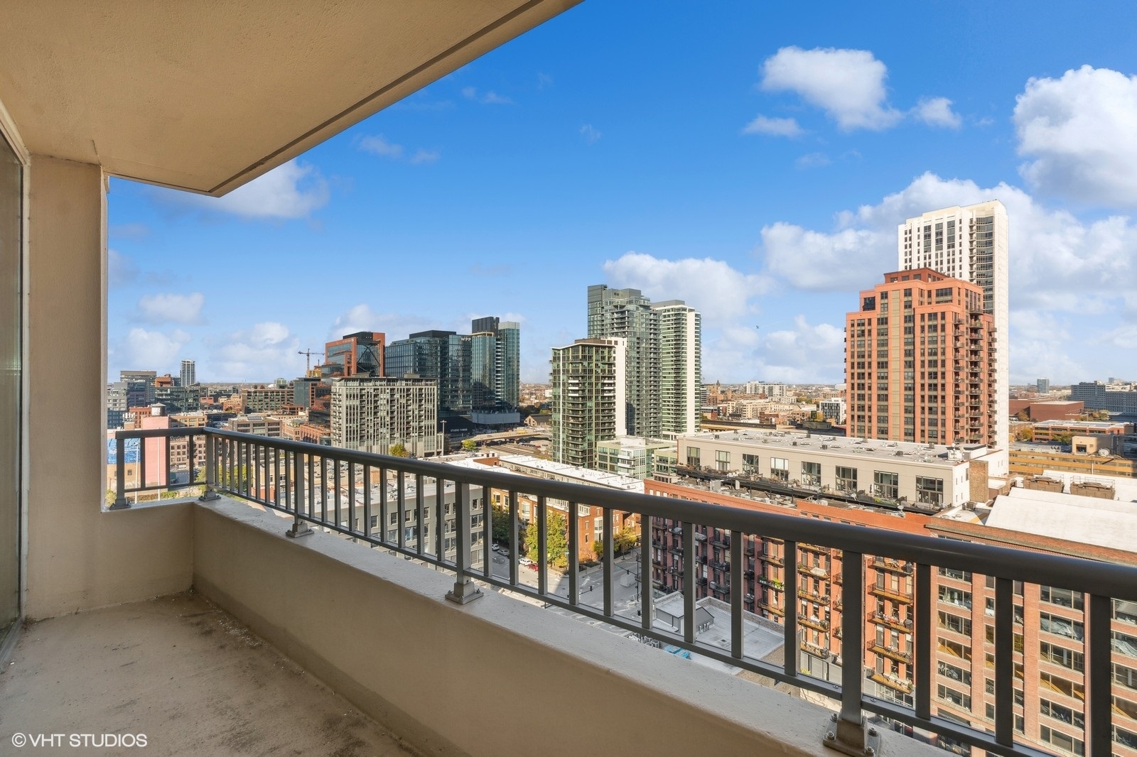 200 N JEFFERSON Street Unit: 804
