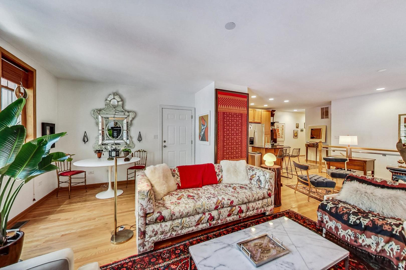 917 W Lakeside Place Unit: 1W