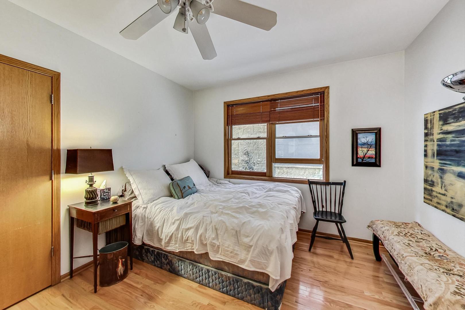 917 W Lakeside Place Unit: 1W
