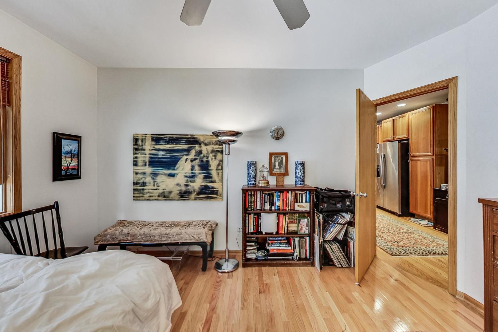 917 W Lakeside Place Unit: 1W