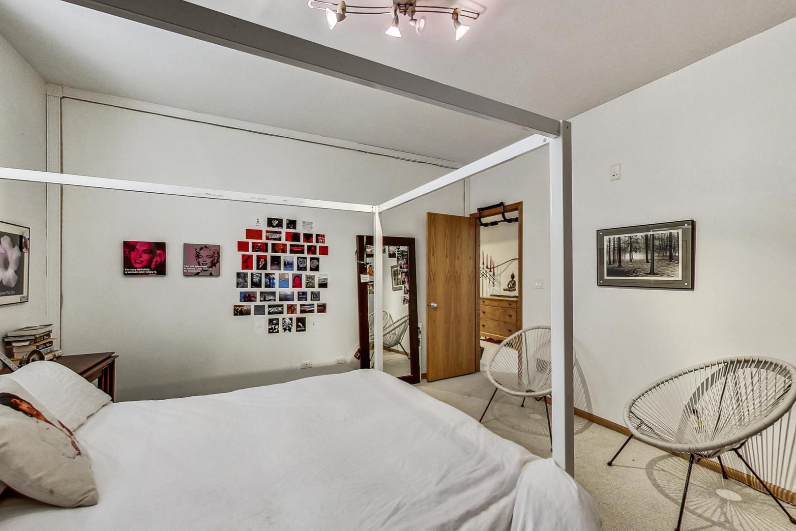917 W Lakeside Place Unit: 1W