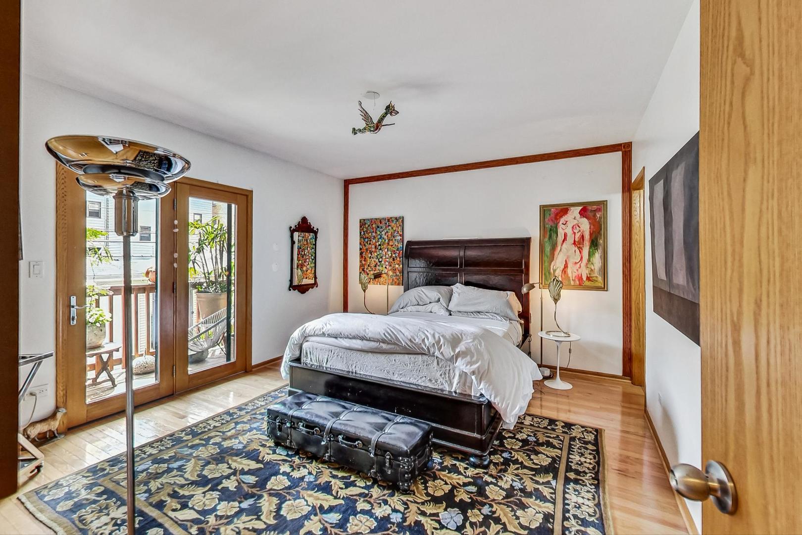 917 W Lakeside Place Unit: 1W