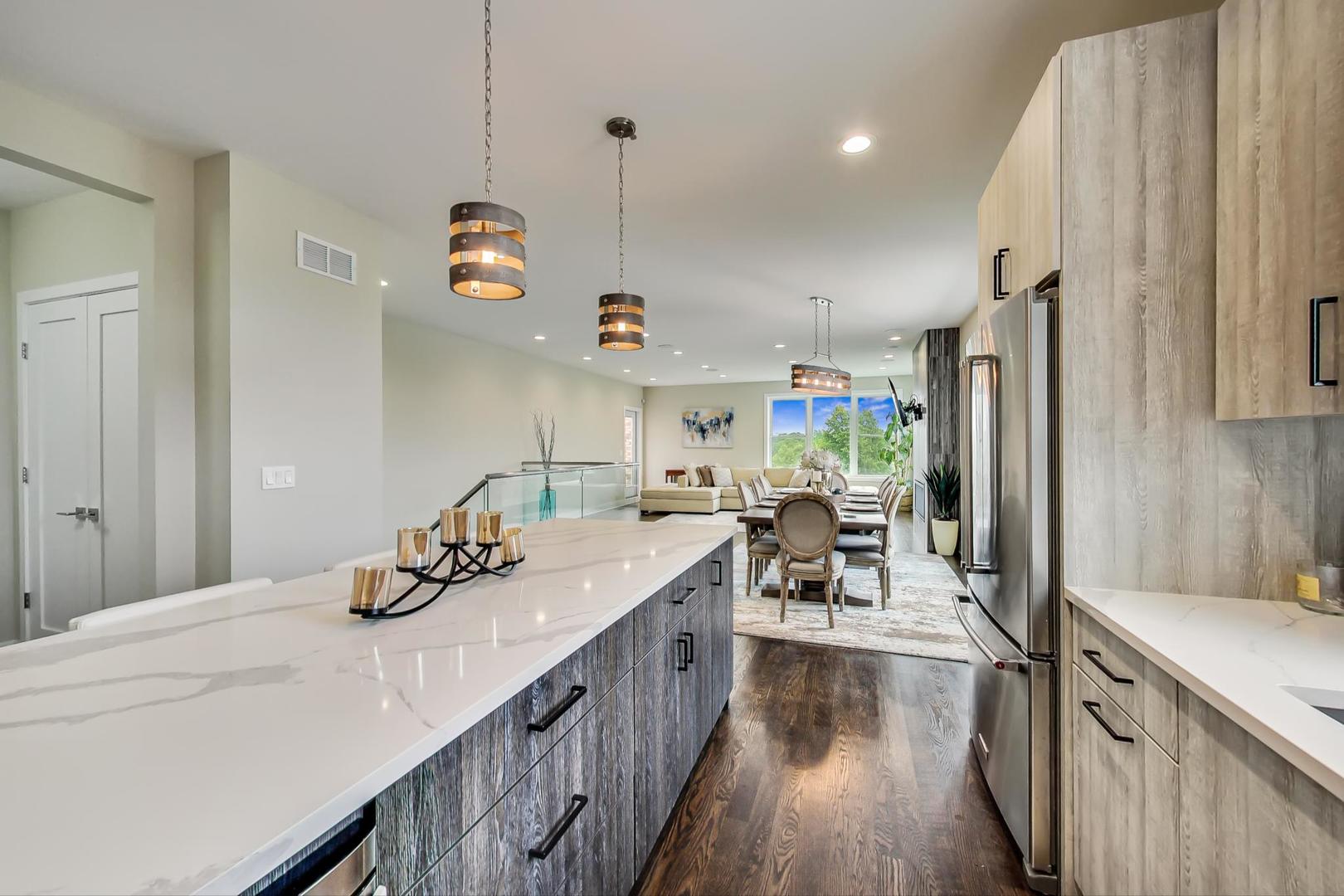 5442 N Western Avenue Unit: 3A