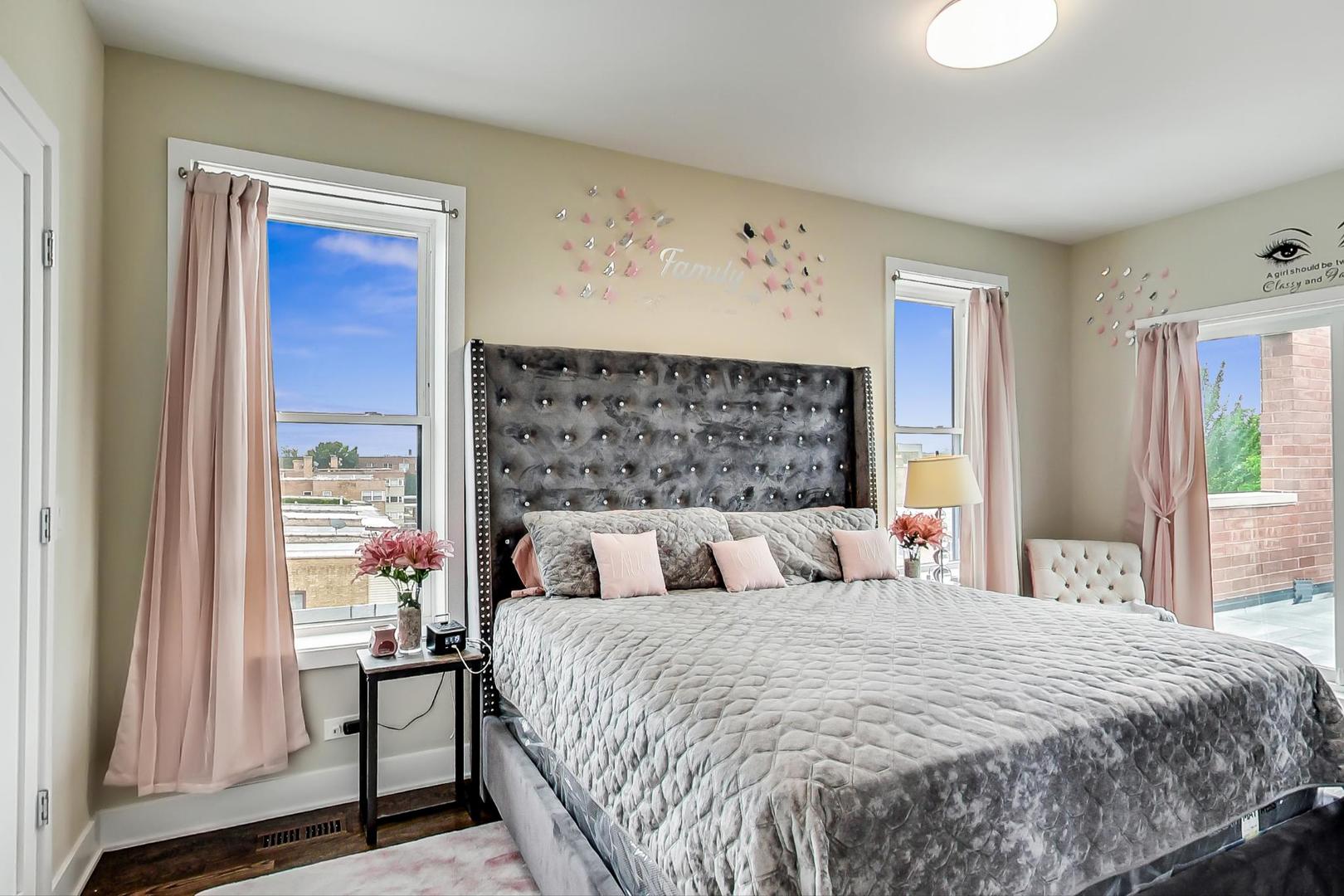 5442 N Western Avenue Unit: 3A