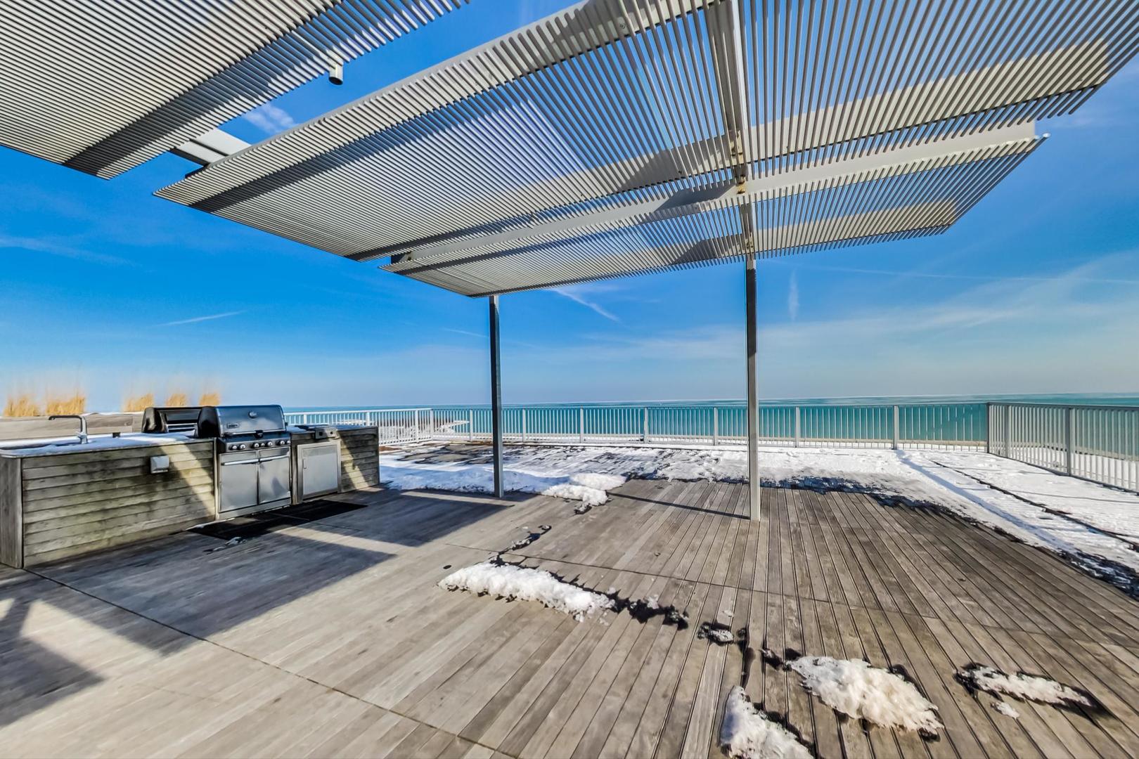 3900 N Lake Shore Drive Unit: 19F