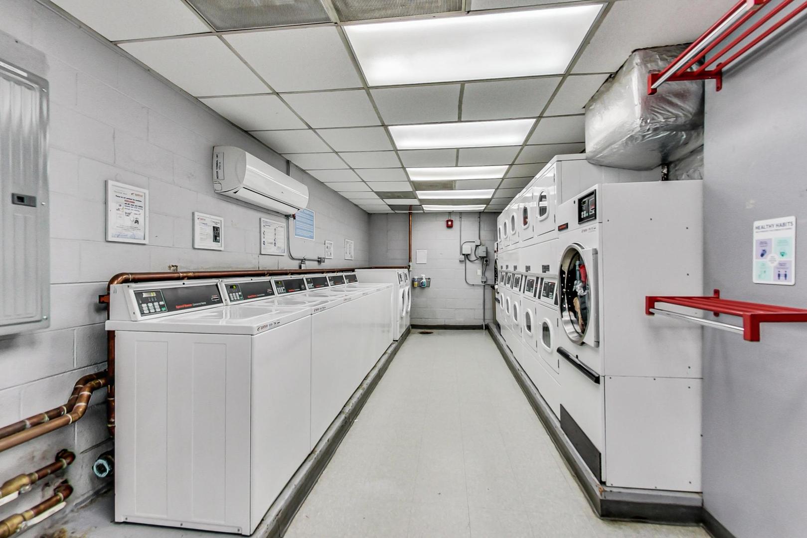 3900 N Lake Shore Drive Unit: 19F