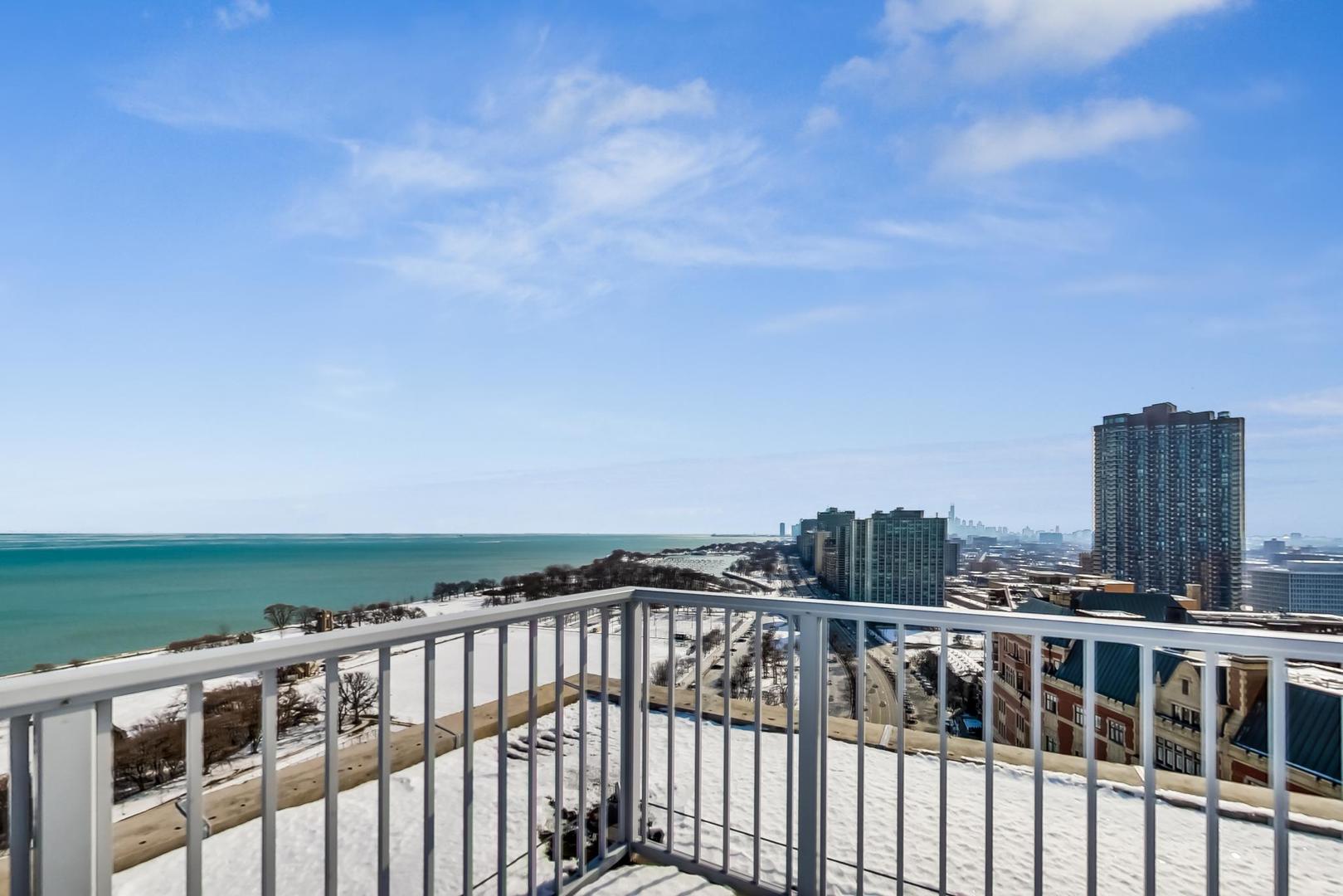 3900 N Lake Shore Drive Unit: 19F