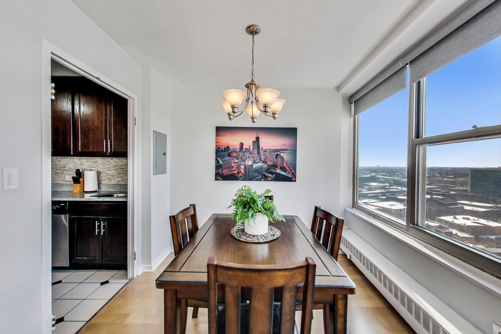 3900 N Lake Shore Drive Unit: 19F