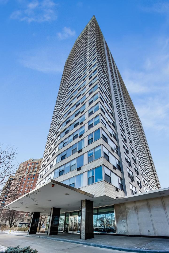 3900 N Lake Shore Drive Unit: 19F
