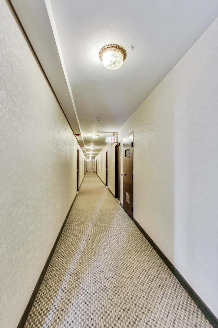 3900 N Lake Shore Drive Unit: 19F