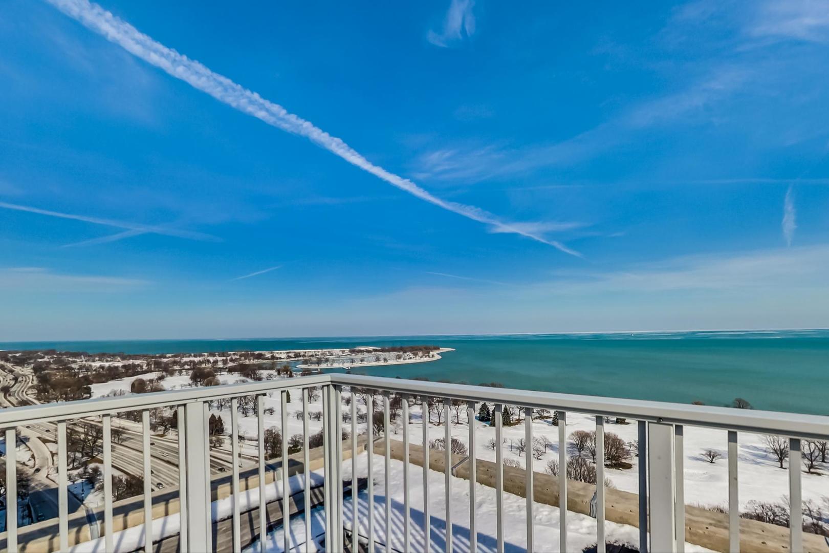 3900 N Lake Shore Drive Unit: 19F