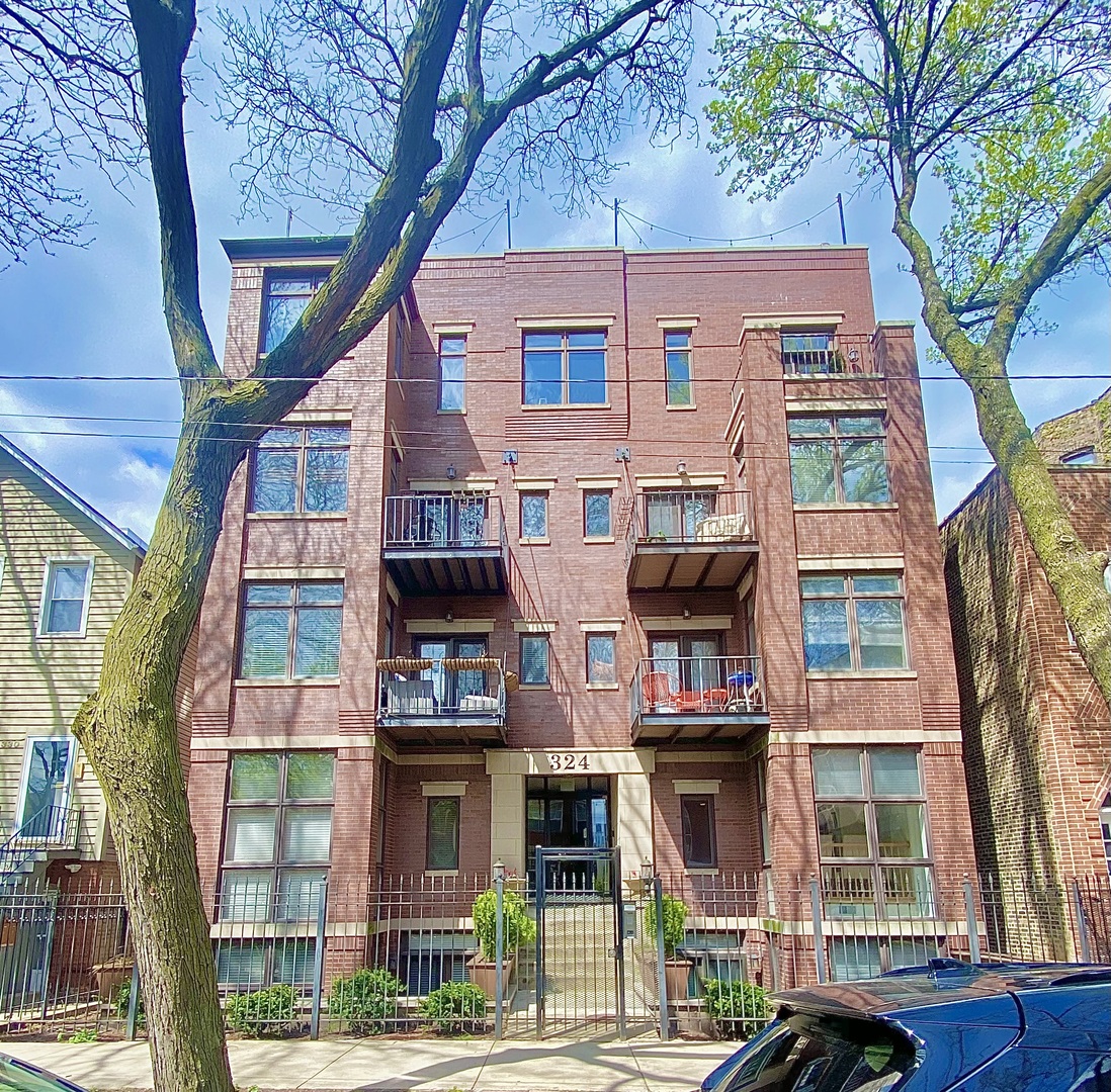 324 W Evergreen Avenue Unit: 2W
