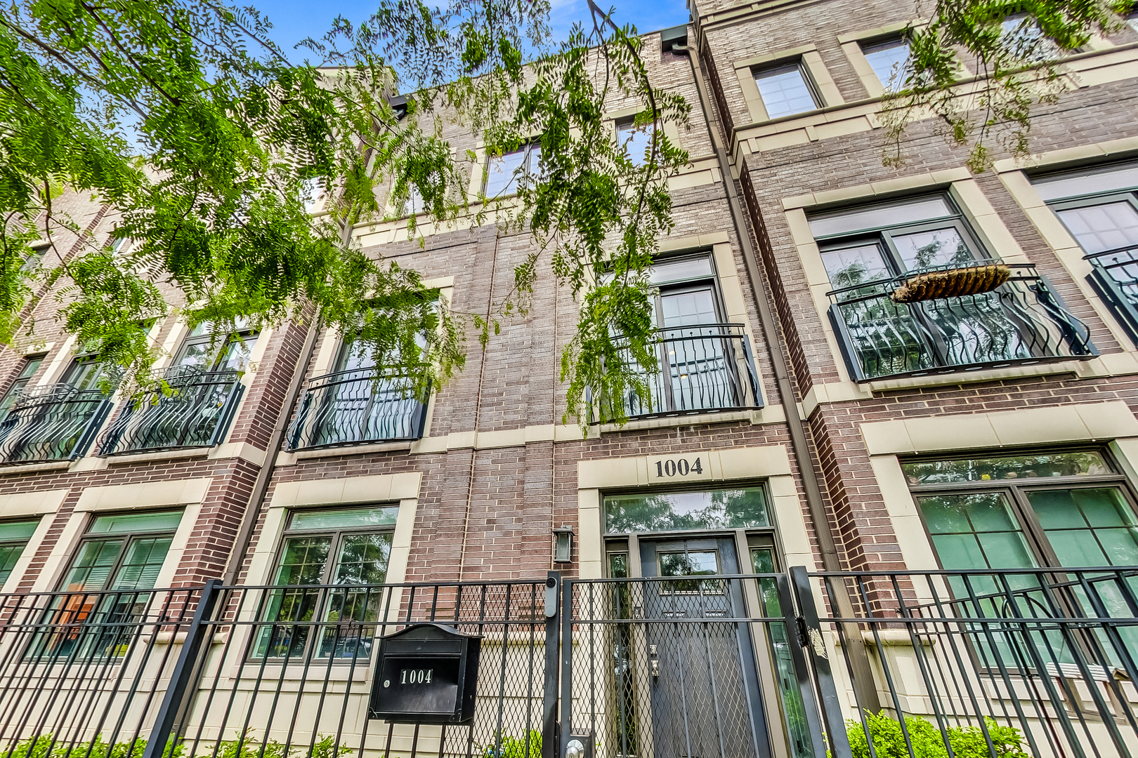 1004 W Montana Street