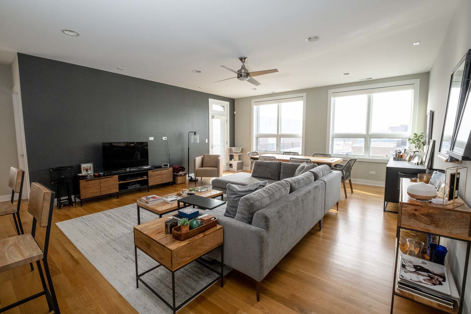 1317 N Larrabee Street Unit: 303