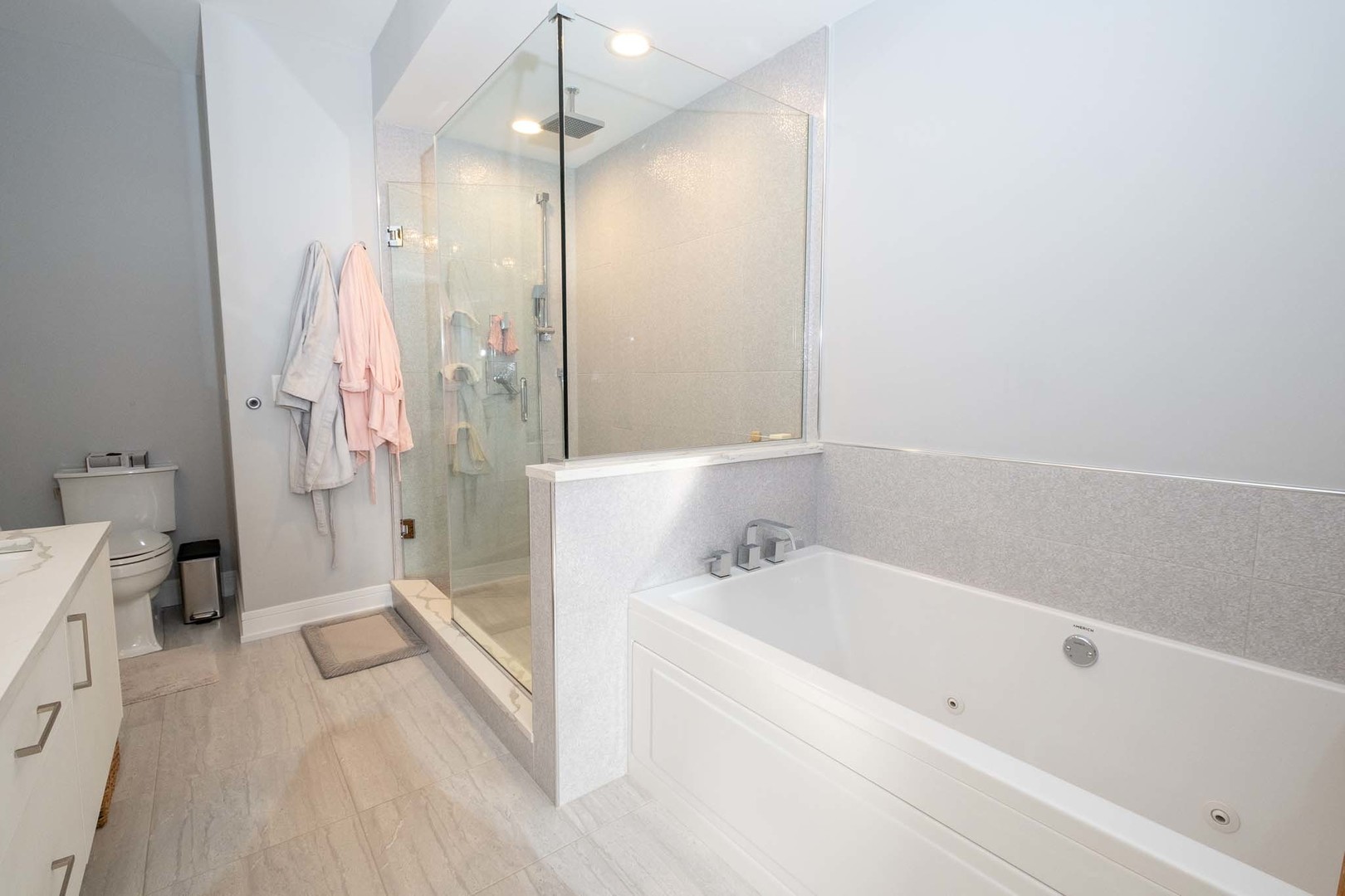 1317 N Larrabee Street Unit: 303