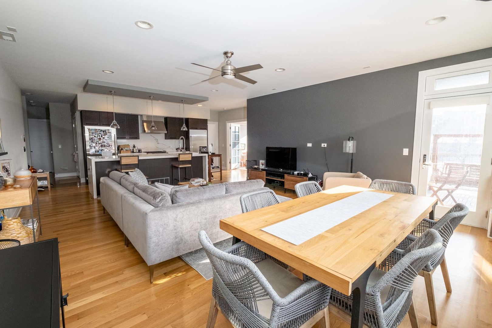 1317 N Larrabee Street Unit: 303