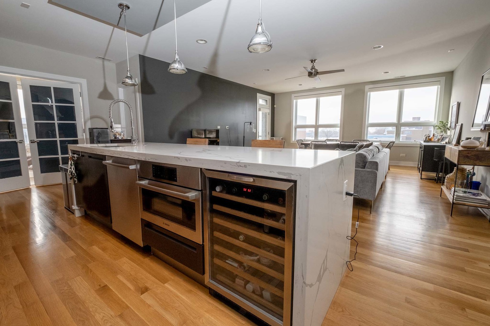 1317 N Larrabee Street Unit: 303