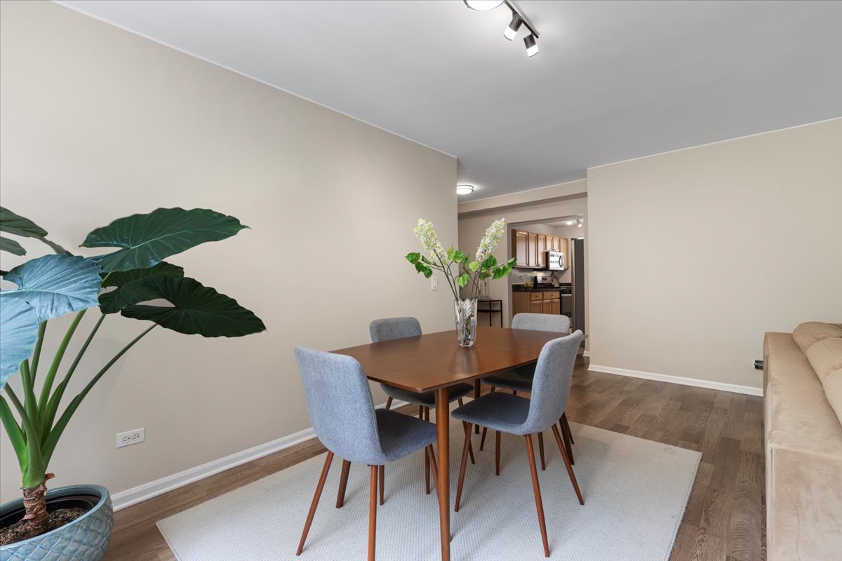 7435 N Ridge Boulevard Unit: GB