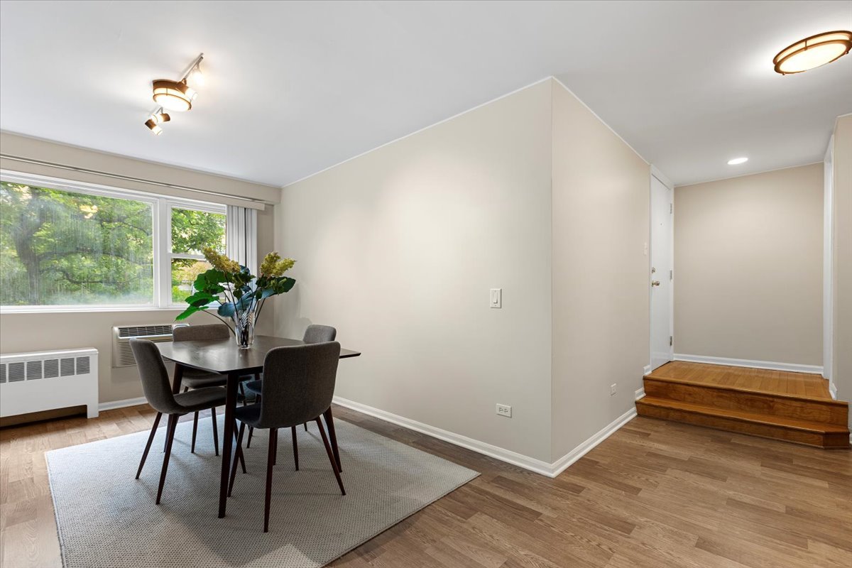 7435 N Ridge Boulevard Unit: GB