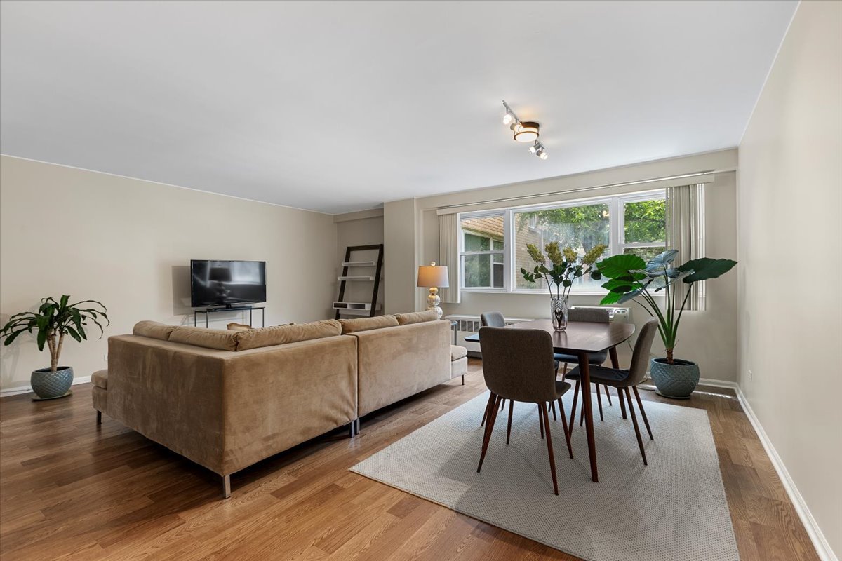7435 N Ridge Boulevard Unit: GB
