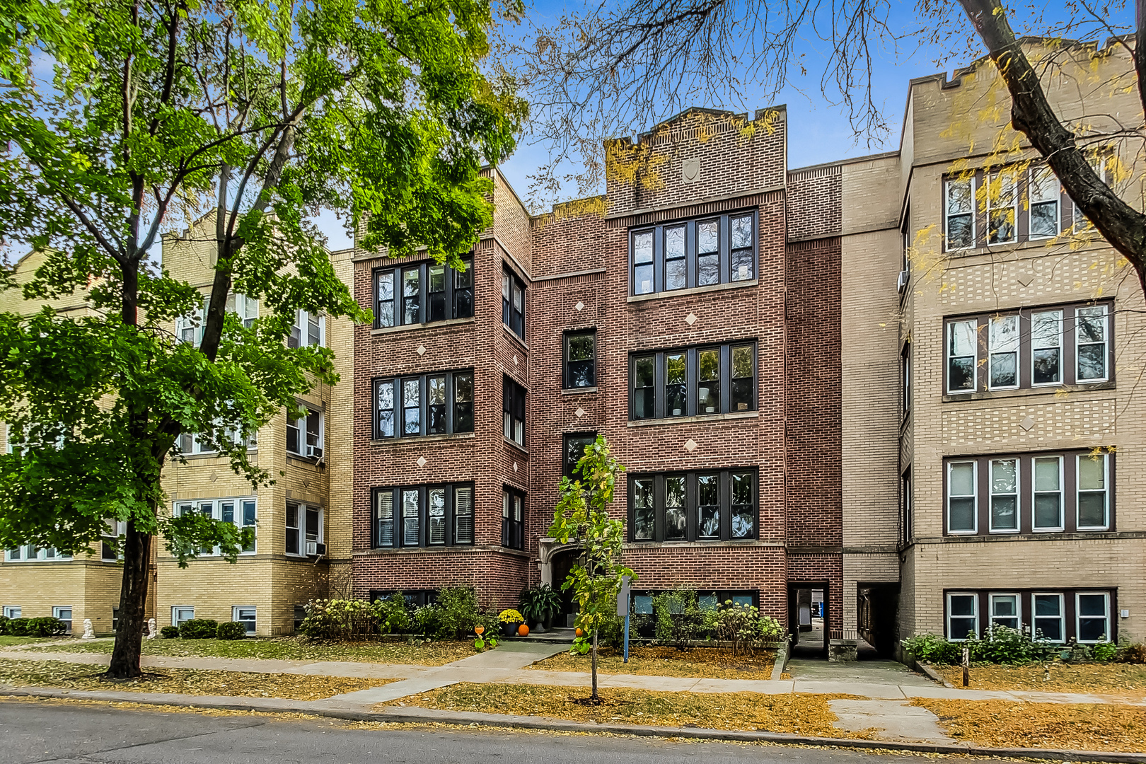 1725 W BRYN MAWR Avenue Unit: 1