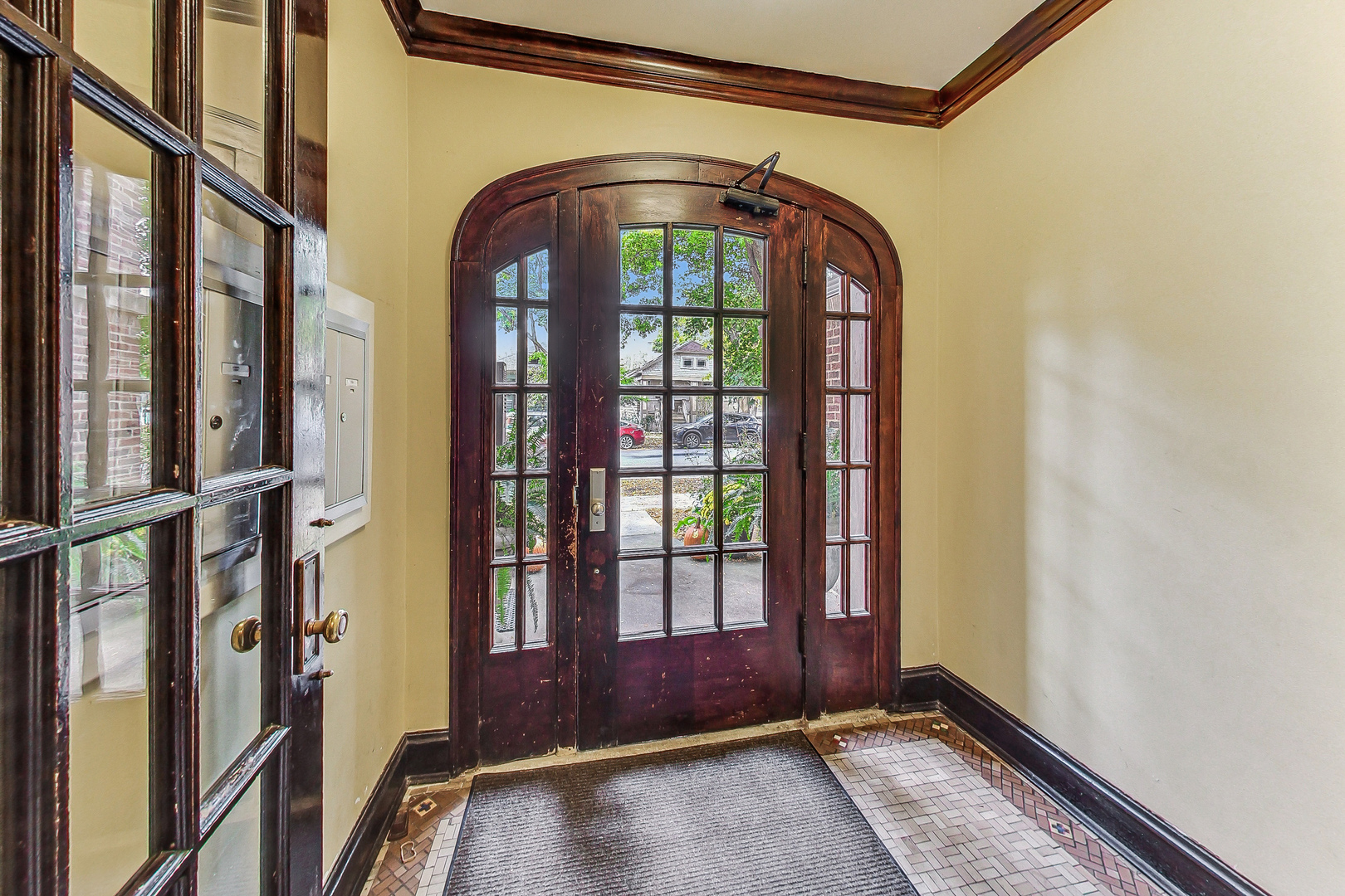 1725 W BRYN MAWR Avenue Unit: 1