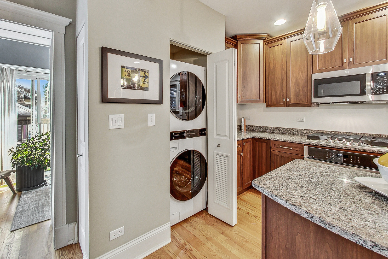 1725 W BRYN MAWR Avenue Unit: 1
