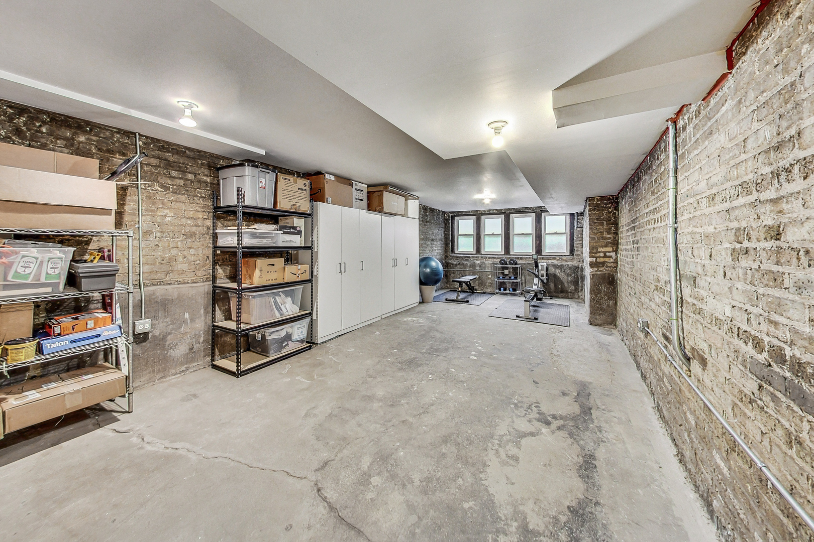 1725 W BRYN MAWR Avenue Unit: 1