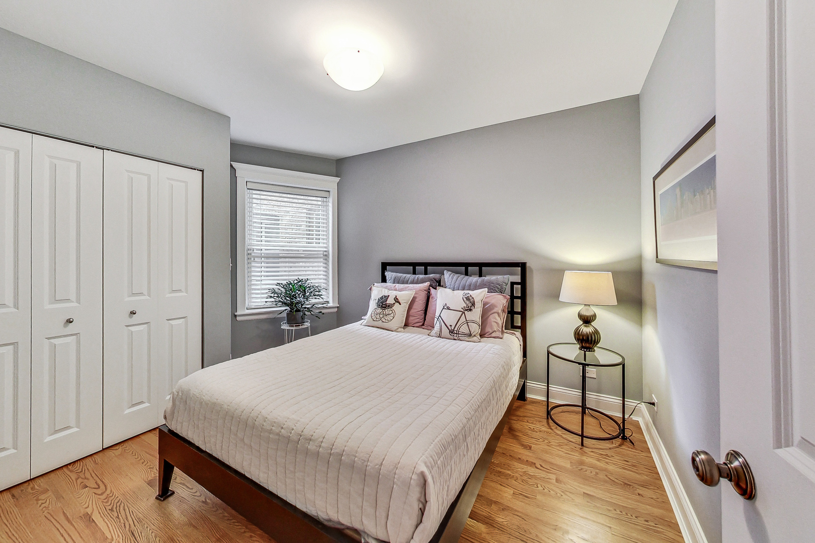 1725 W BRYN MAWR Avenue Unit: 1