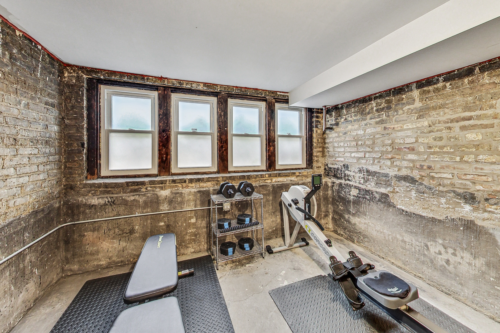1725 W BRYN MAWR Avenue Unit: 1