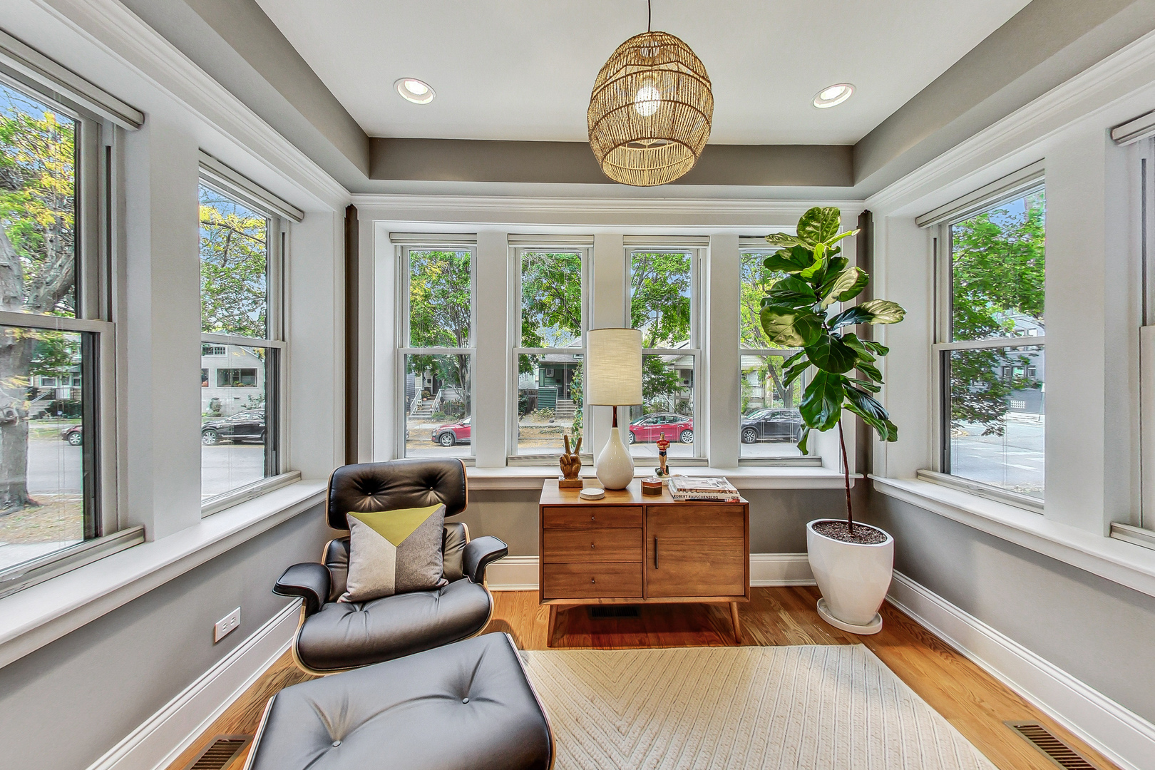 1725 W BRYN MAWR Avenue Unit: 1