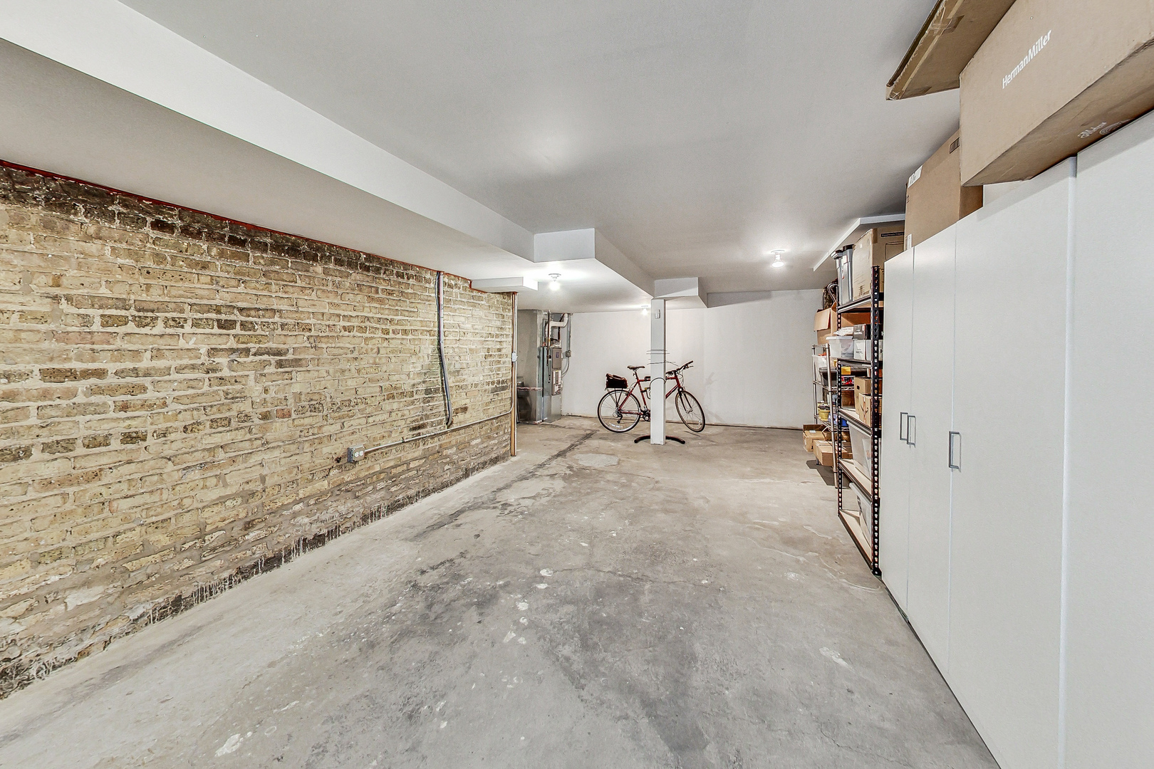 1725 W BRYN MAWR Avenue Unit: 1
