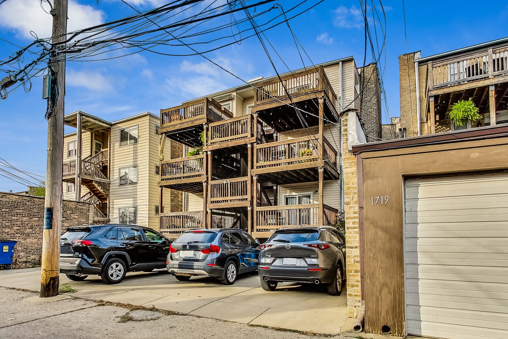 1725 W BRYN MAWR Avenue Unit: 1