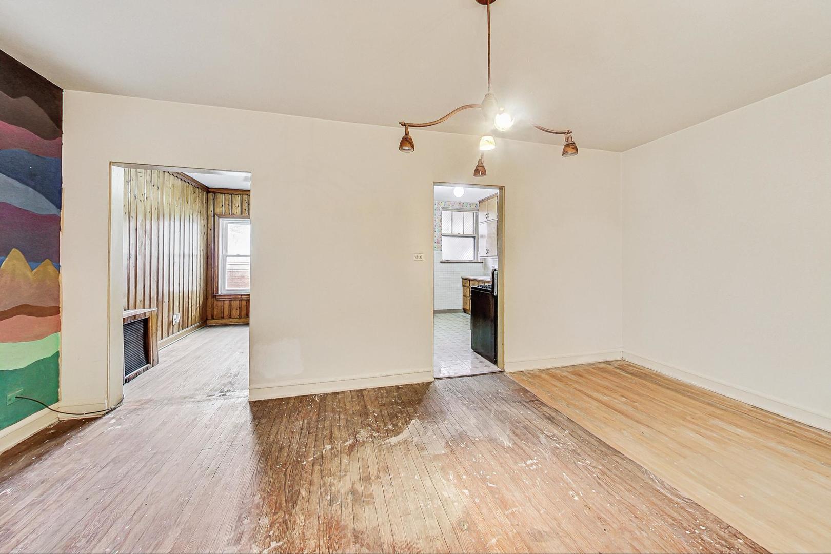1637 W Chase Avenue Unit: 1E