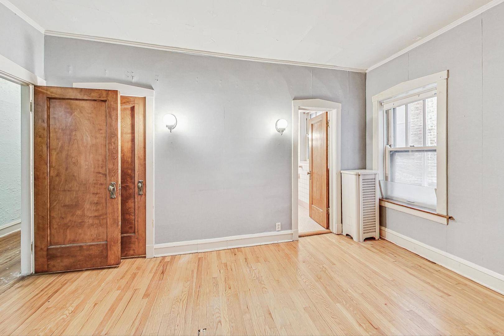 1637 W Chase Avenue Unit: 1E