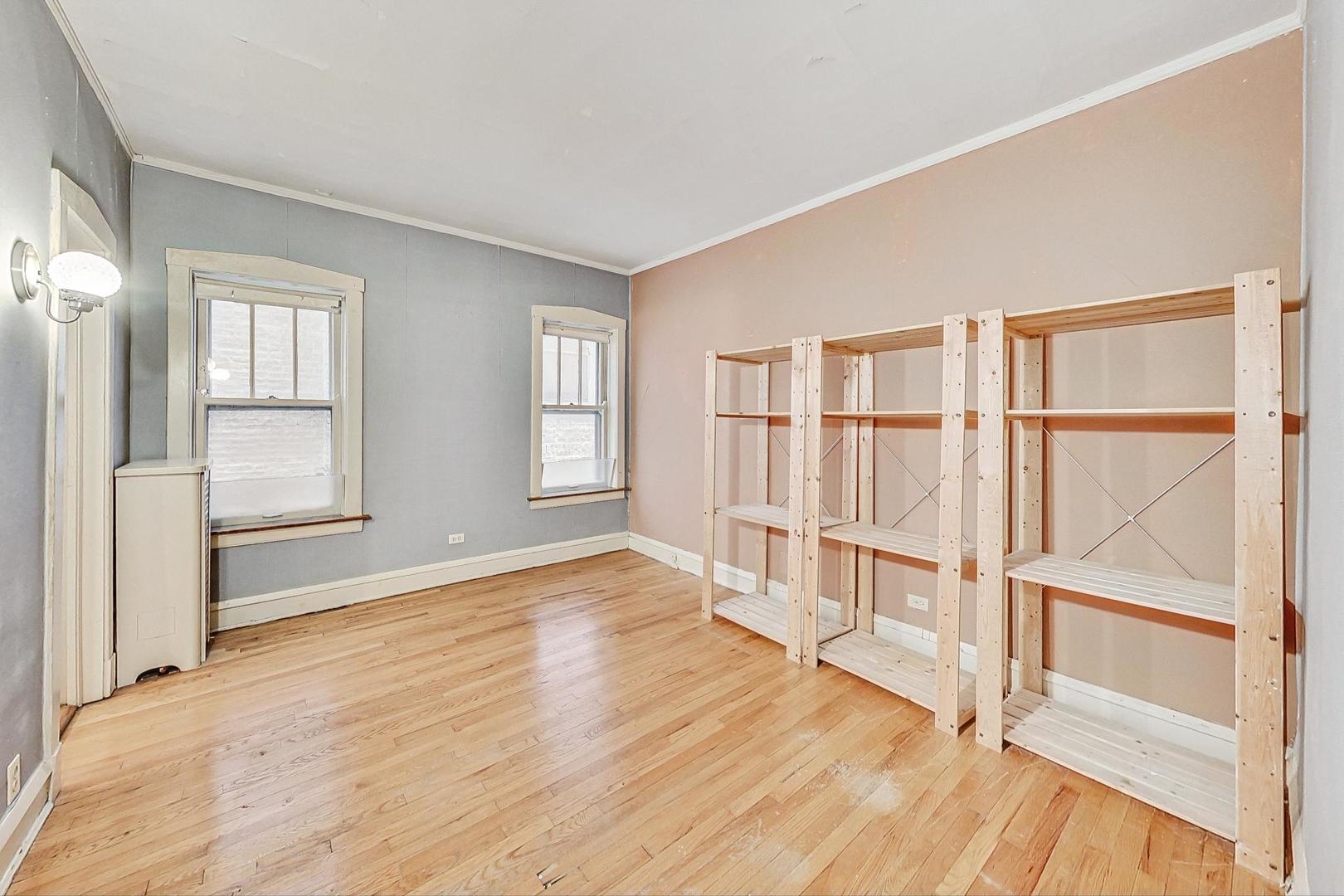 1637 W Chase Avenue Unit: 1E