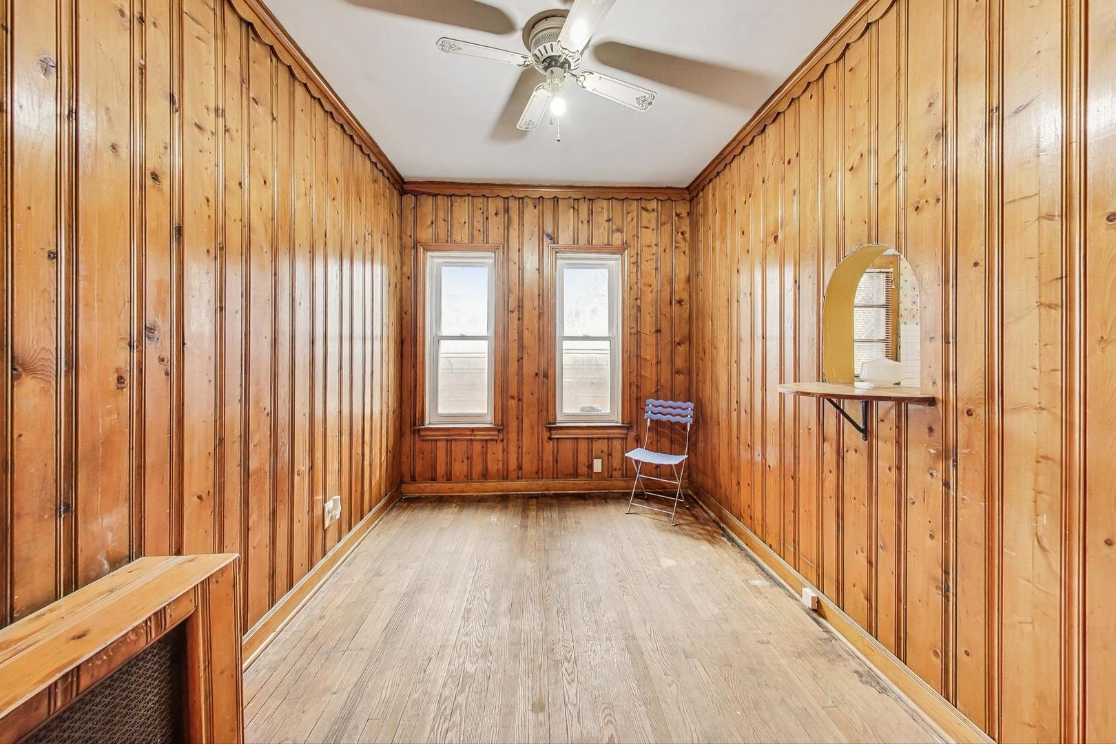 1637 W Chase Avenue Unit: 1E