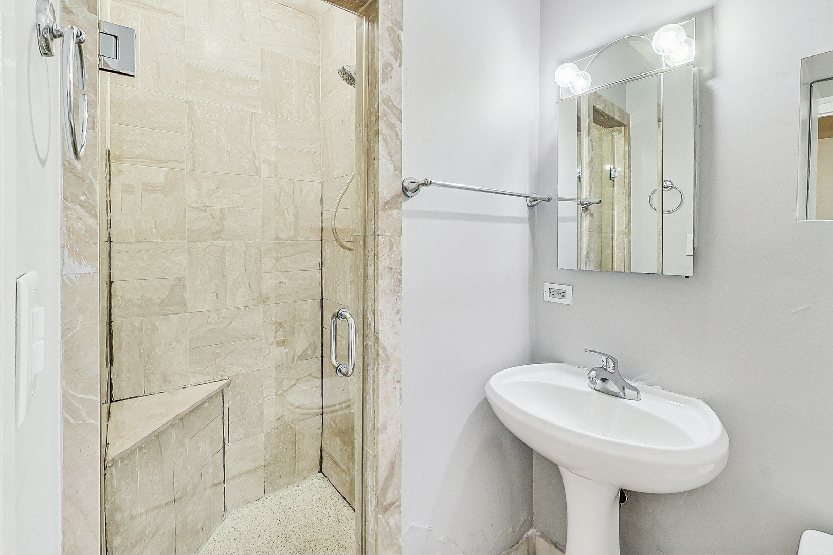 1000 N LAKE SHORE Drive Unit: 305