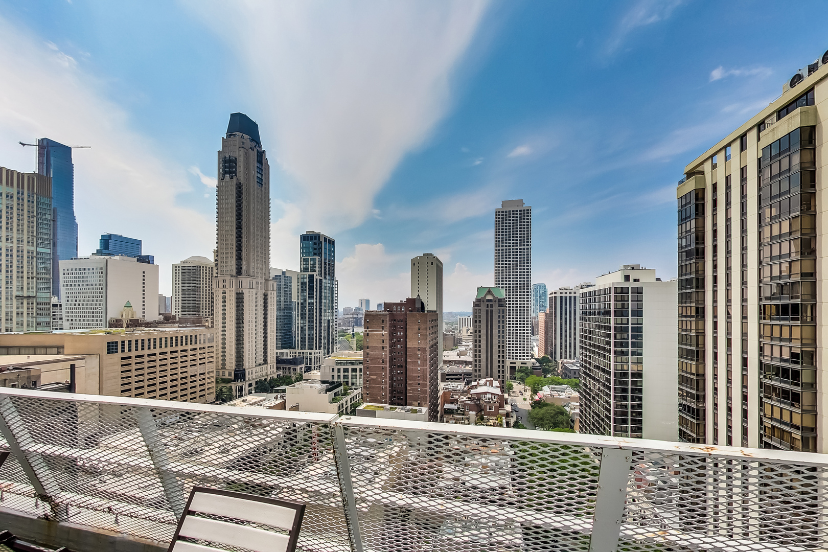1000 N LAKE SHORE Drive Unit: 305