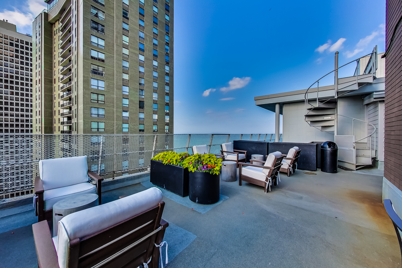 1000 N LAKE SHORE Drive Unit: 305