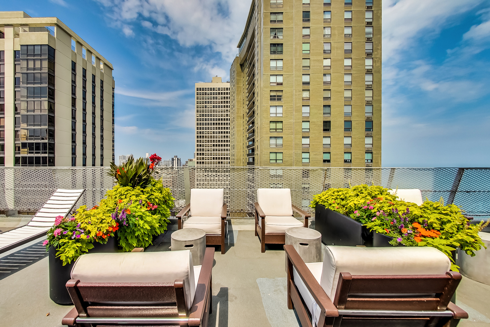 1000 N LAKE SHORE Drive Unit: 305