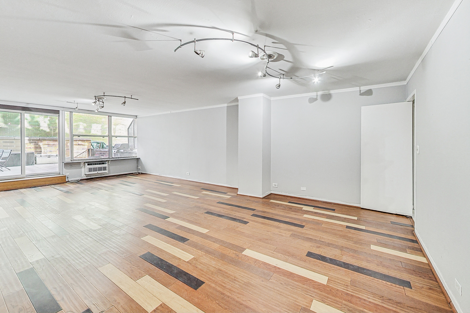 1000 N LAKE SHORE Drive Unit: 305