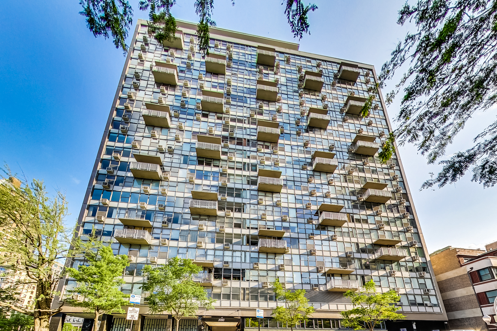 1000 N LAKE SHORE Drive Unit: 305