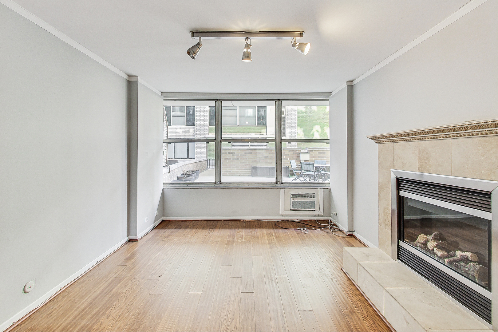 1000 N LAKE SHORE Drive Unit: 305