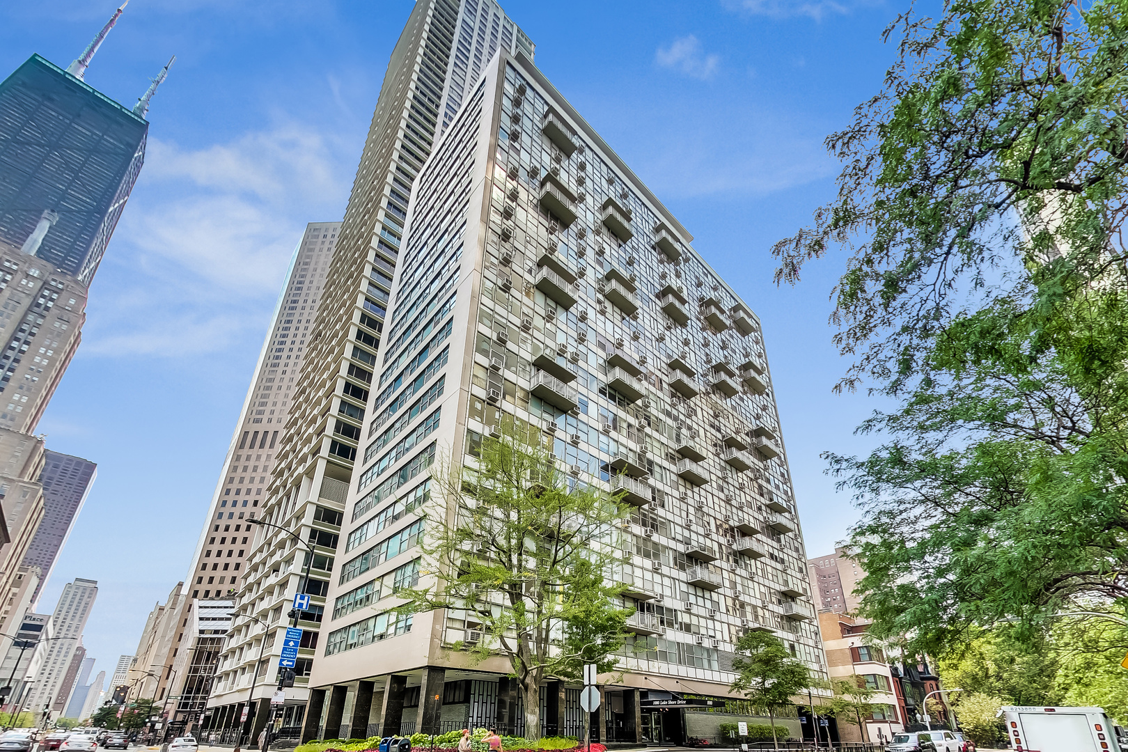 1000 N LAKE SHORE Drive Unit: 305