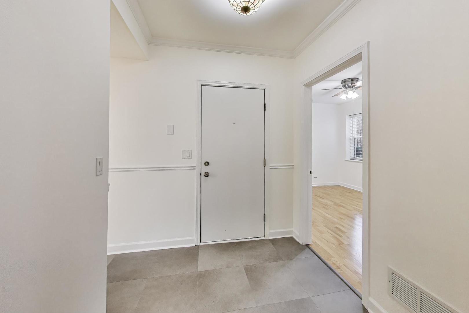 6414 N PAULINA Street Unit: G