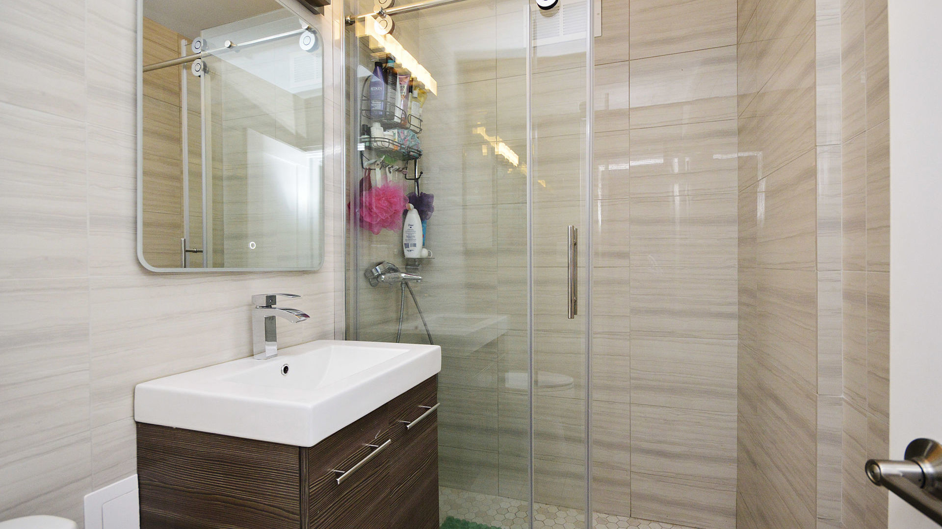 1000 N Lake Shore Drive Unit: 2304