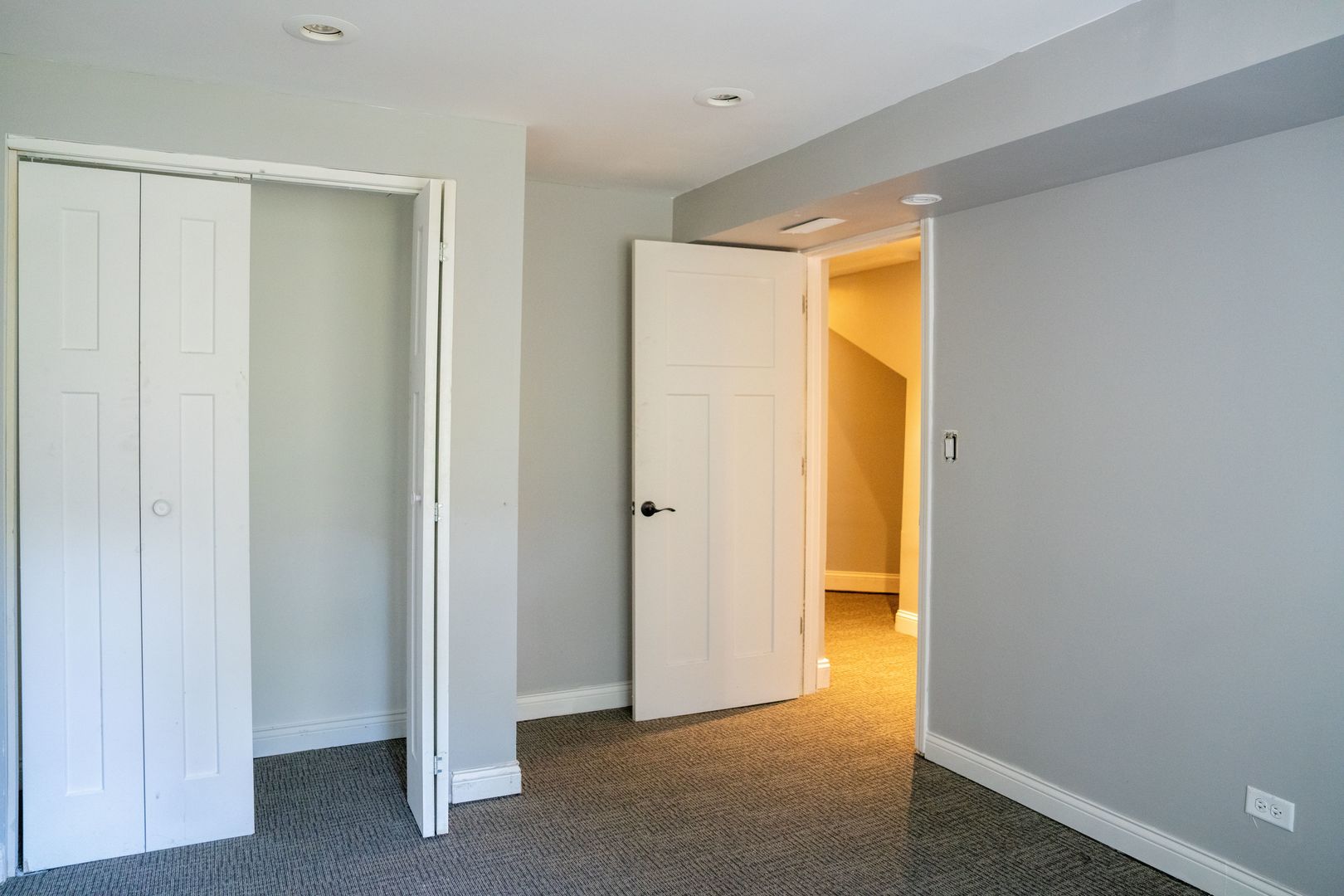 5906 S CALUMET Avenue