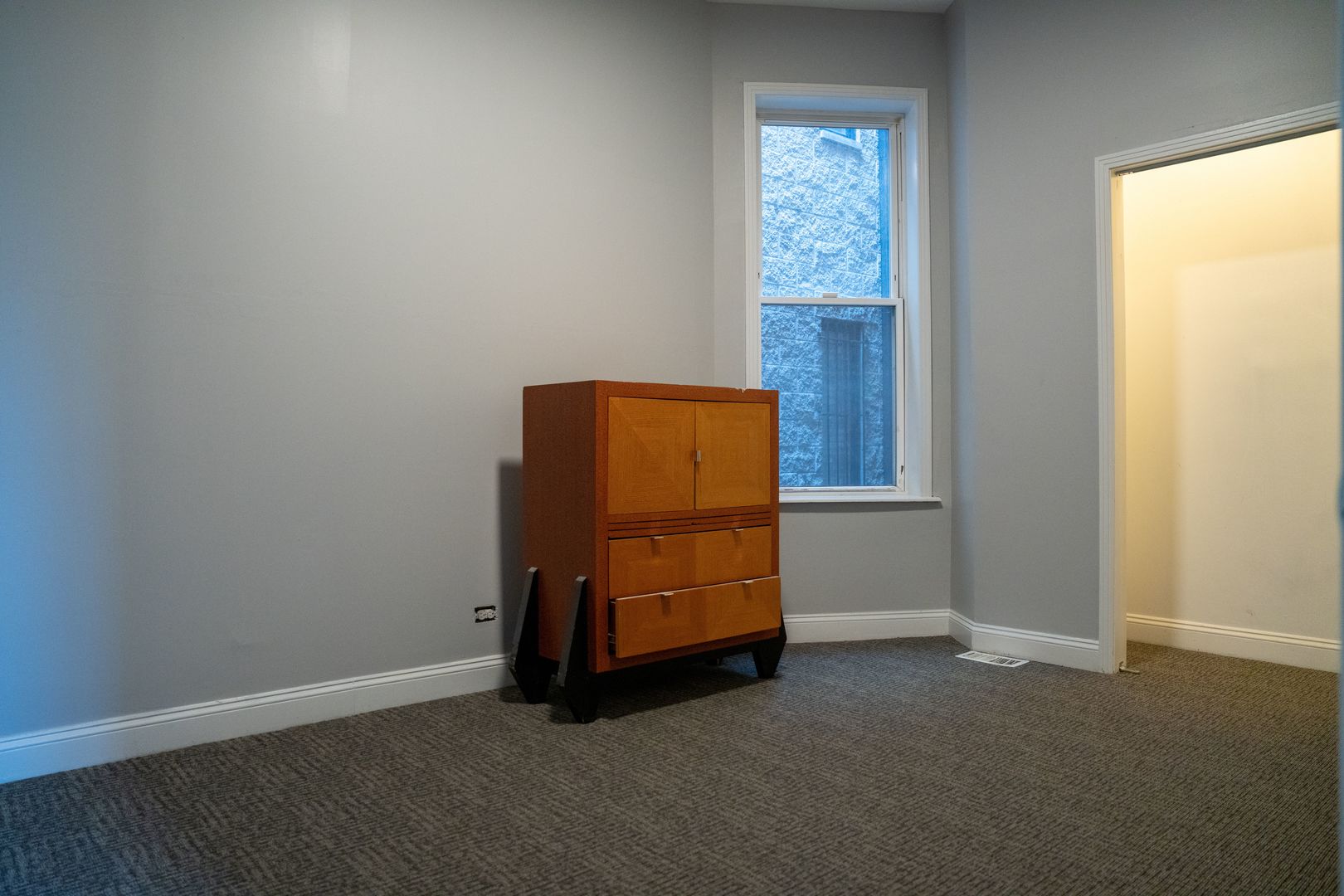 5906 S CALUMET Avenue