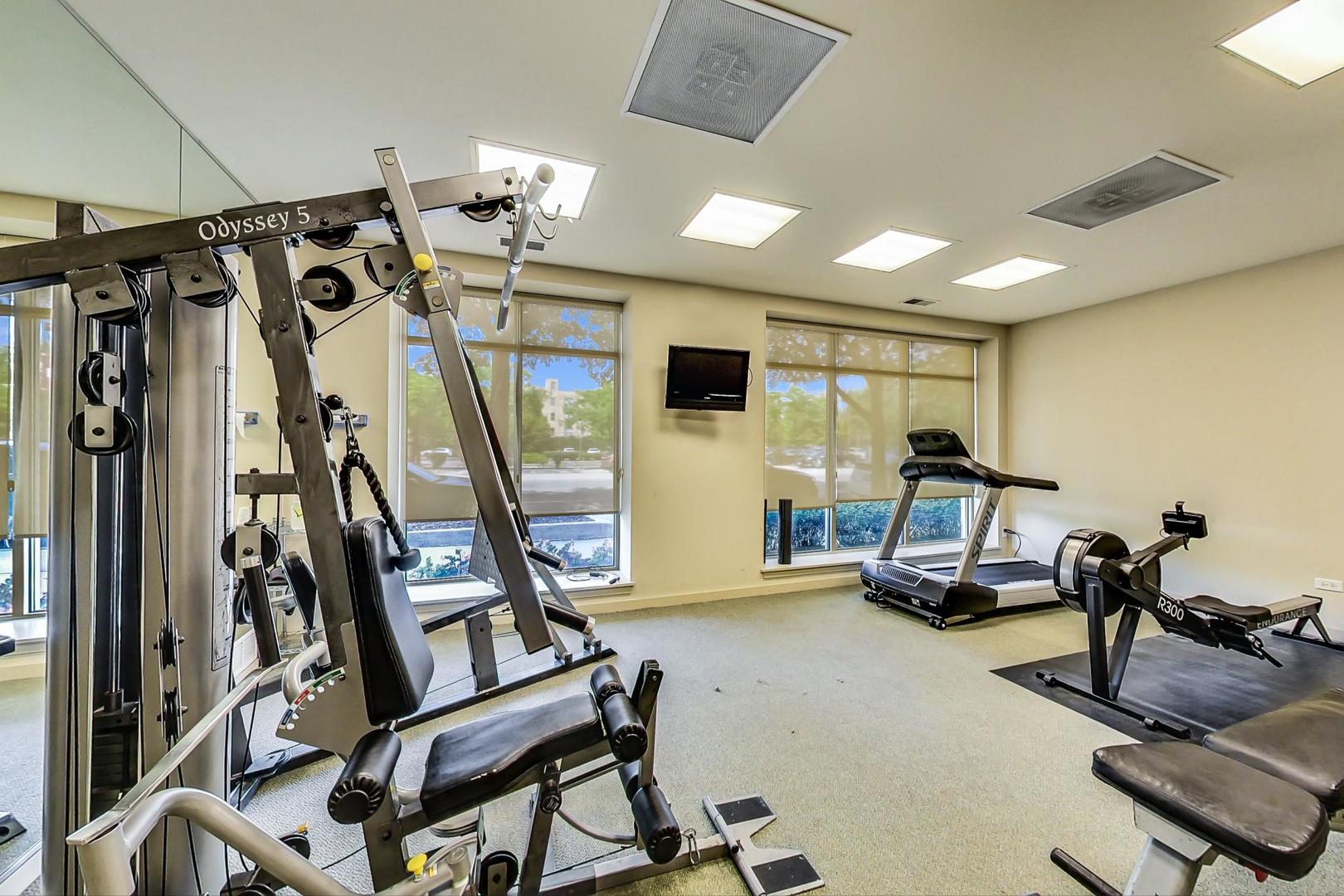 1155 W Roosevelt Road Unit: 304